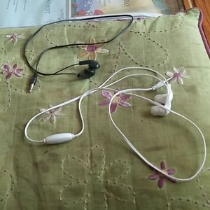 2 sets of ear buds